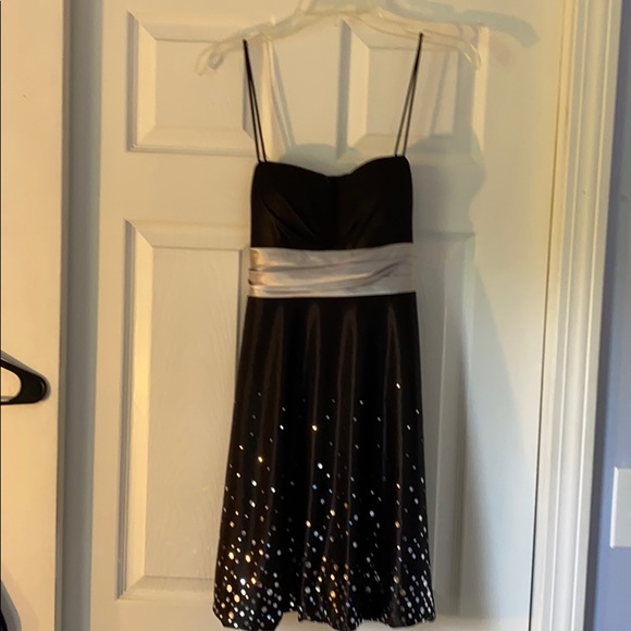 Semi formal dress - Picture 1 of 6